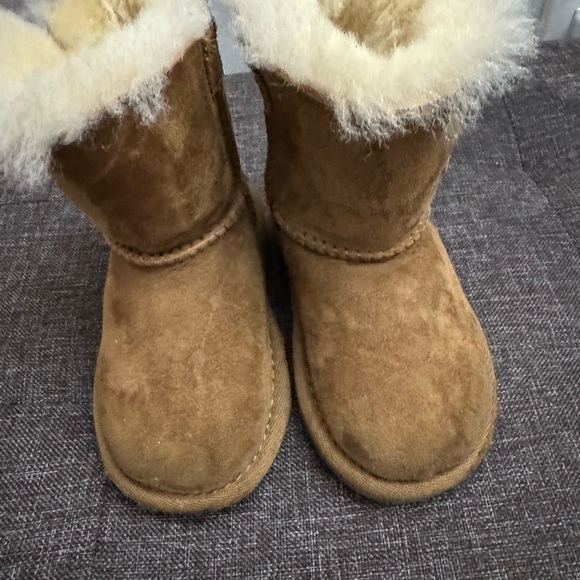 Uggs - Picture 3 of 3